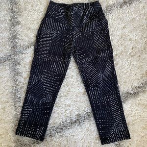 Womens GapFit Workout Capri Sz Small